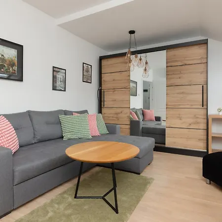 Family Apartment In Warsaw With 3 Bedrooms & Ac Near Metro Stoklosy By Noclegi Renters Zewnętrze zdjęcie