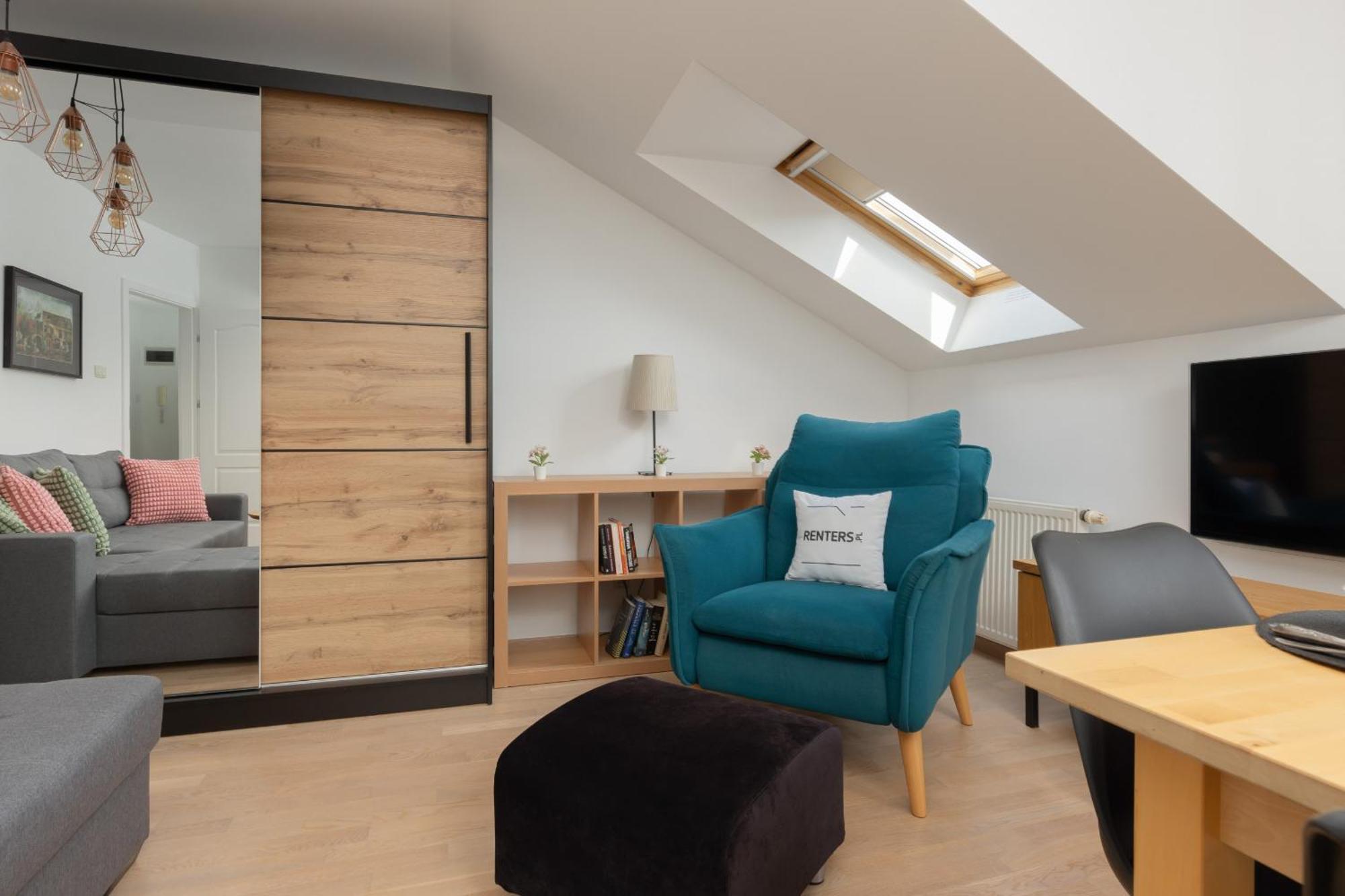 Family In With 3 Bedrooms & Ac Near Metro Stoklosy By Renters Leilighet Warszawa
