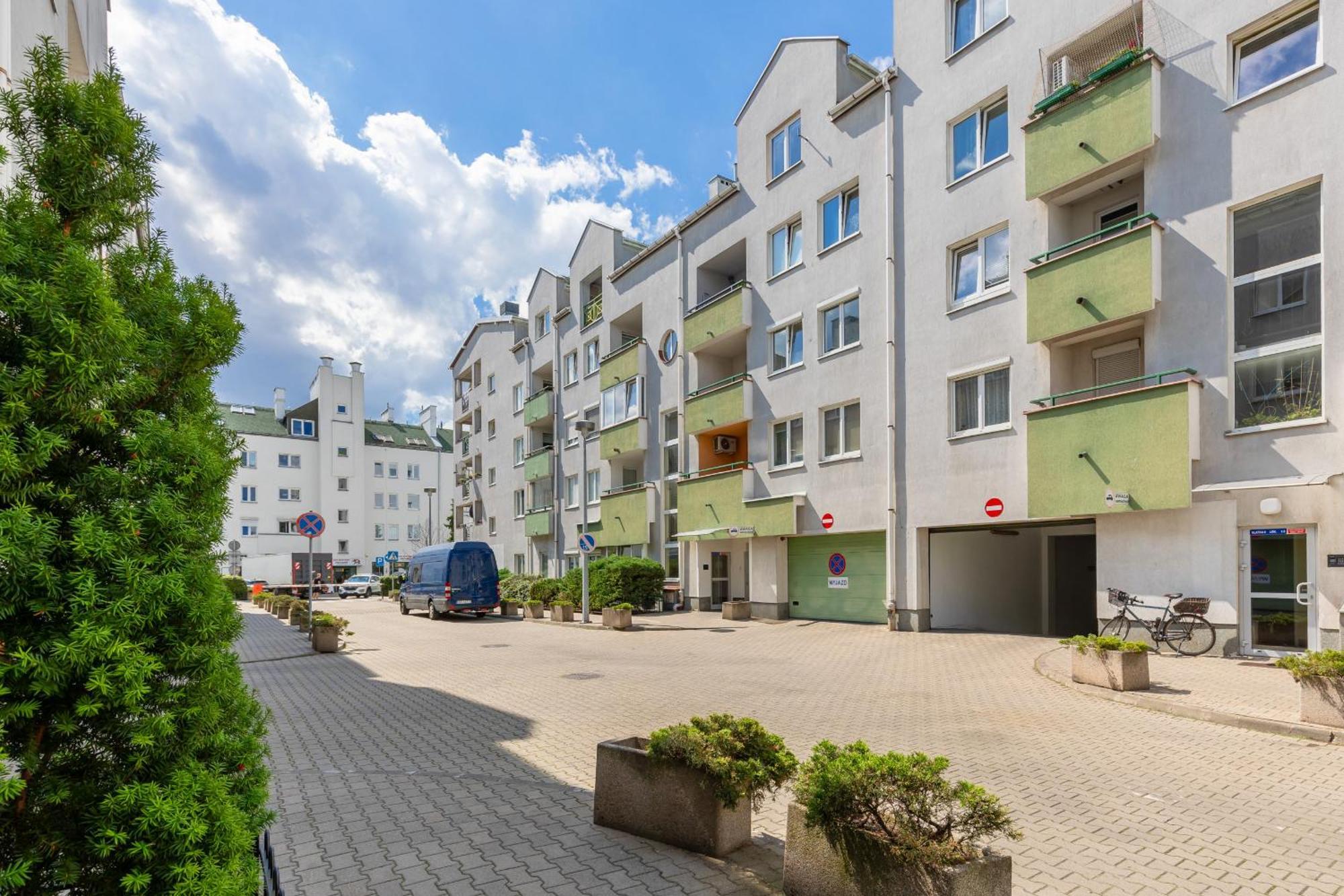 Leilighet Family In With 3 Bedrooms & Ac Near Metro Stoklosy By Renters Warszawa