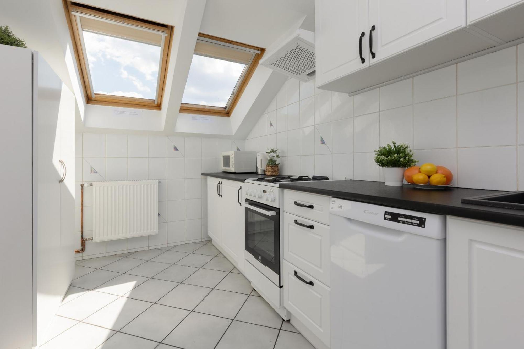 Family In With 3 Bedrooms & Ac Near Metro Stoklosy By Renters * Варшава