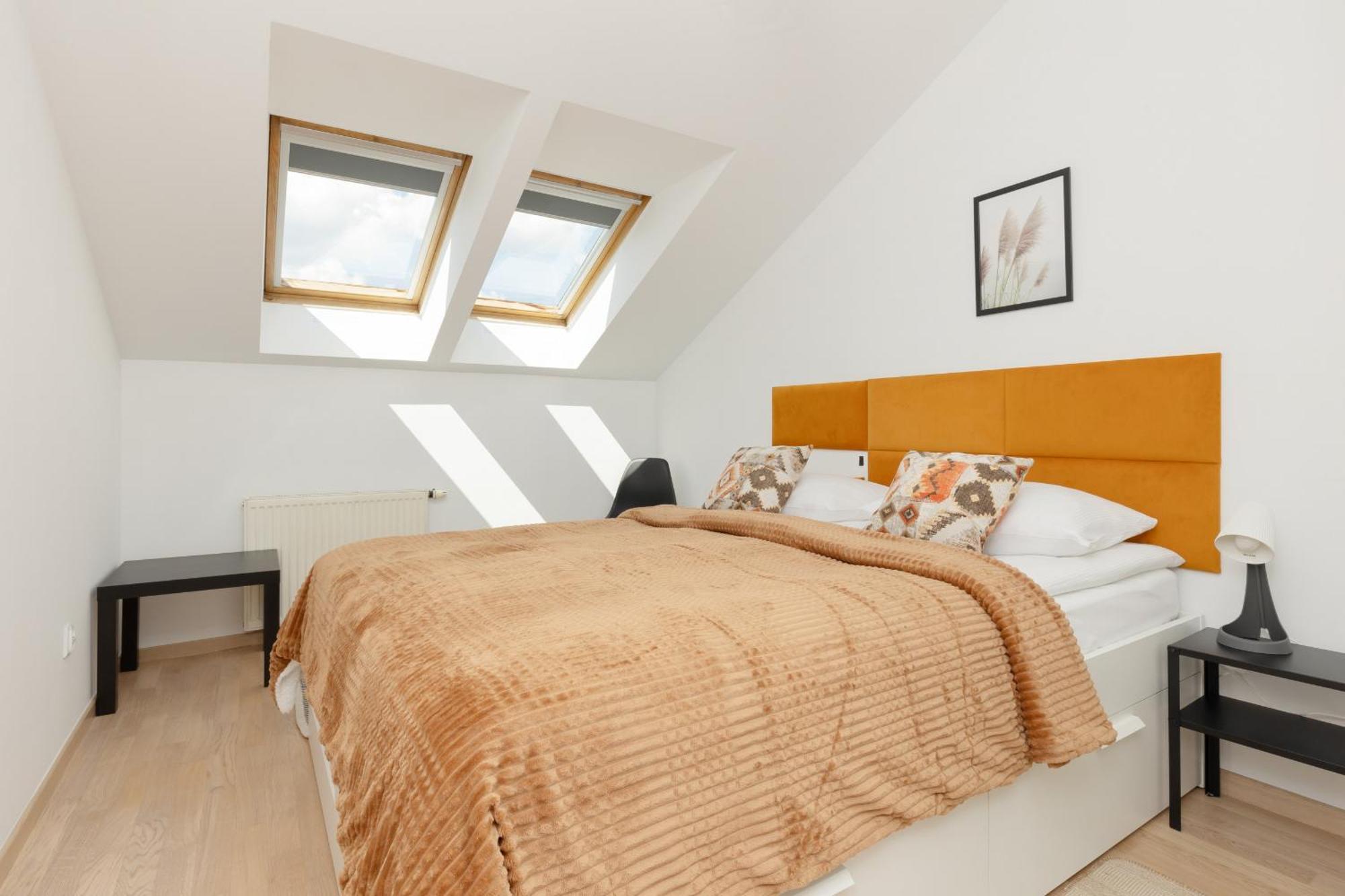 Апартаменти Family In With 3 Bedrooms & Ac Near Metro Stoklosy By Renters Варшава